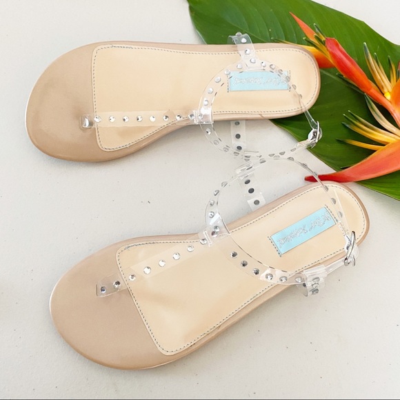 BETSY JOHNSON ROSA FLAT SANDAL - Picture 1 of 8